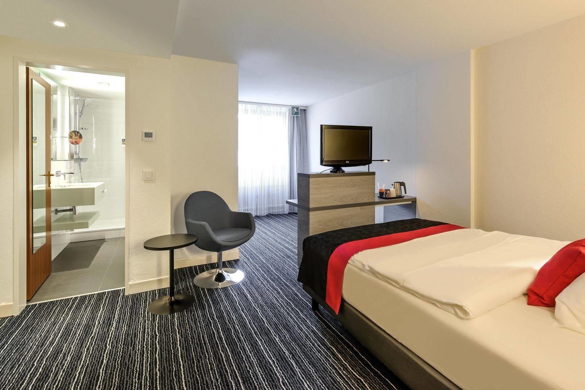 Mercure Hotel Duesseldorf Zentrum Екстер'єр фото