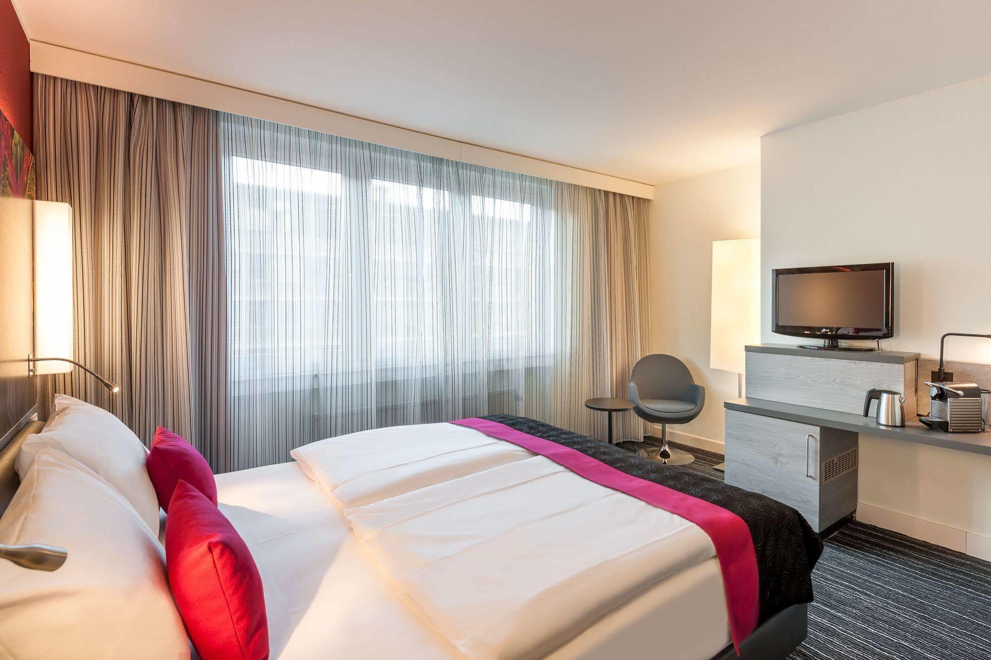 Mercure Hotel Duesseldorf Zentrum Екстер'єр фото